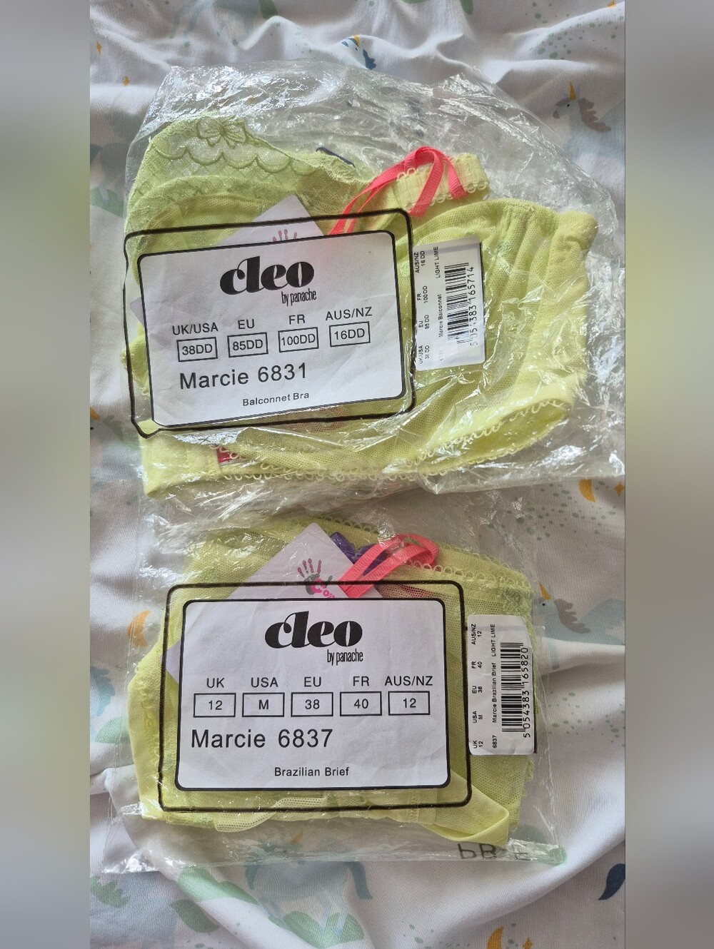 NWT☆Cleo Bra And Brief Set / Lime Color